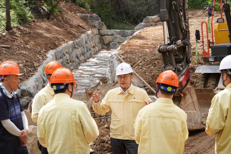 김인호 산림청장, 경북 산불피해지 산사태예방사업 안전점검